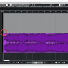 Schermata di Cubase Pro con una traccia audio viola. Utile per capire la tonalità di un brano.
