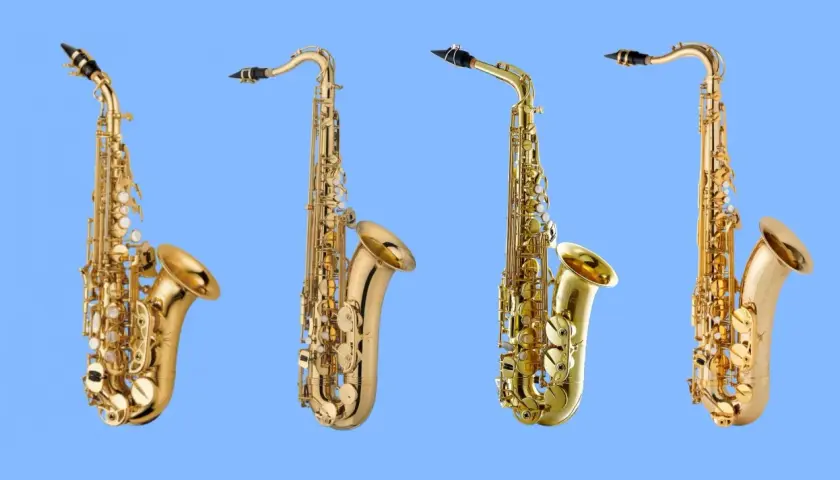 Quattro sax, strumenti a fiato dorati, pronti per un assolo jazz.