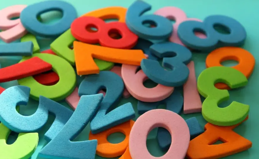 Canzoni con numeri - Perché le cifre restano in testa?